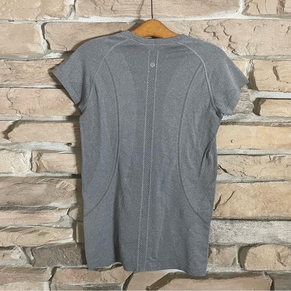 Lululemon Swiftly Tech Short-Sleeve Shirt Hip length Women’s Sz 8 Heather Gray - Picture 2 of 8